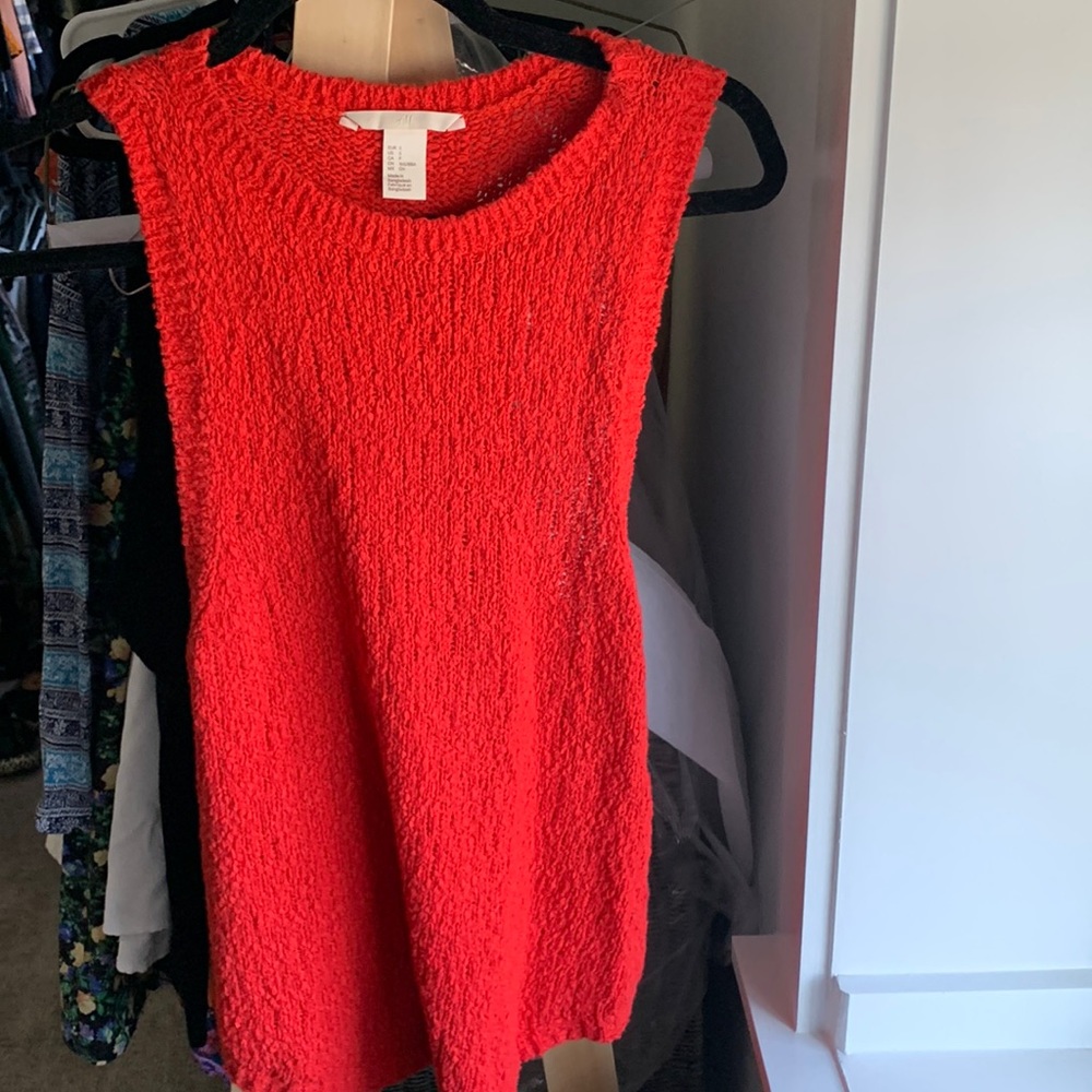 H&M bright red sweater tank
